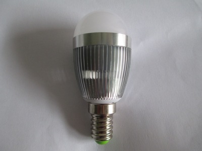 小圆罩LED蜡烛灯 打造温馨家居的现代照明方案